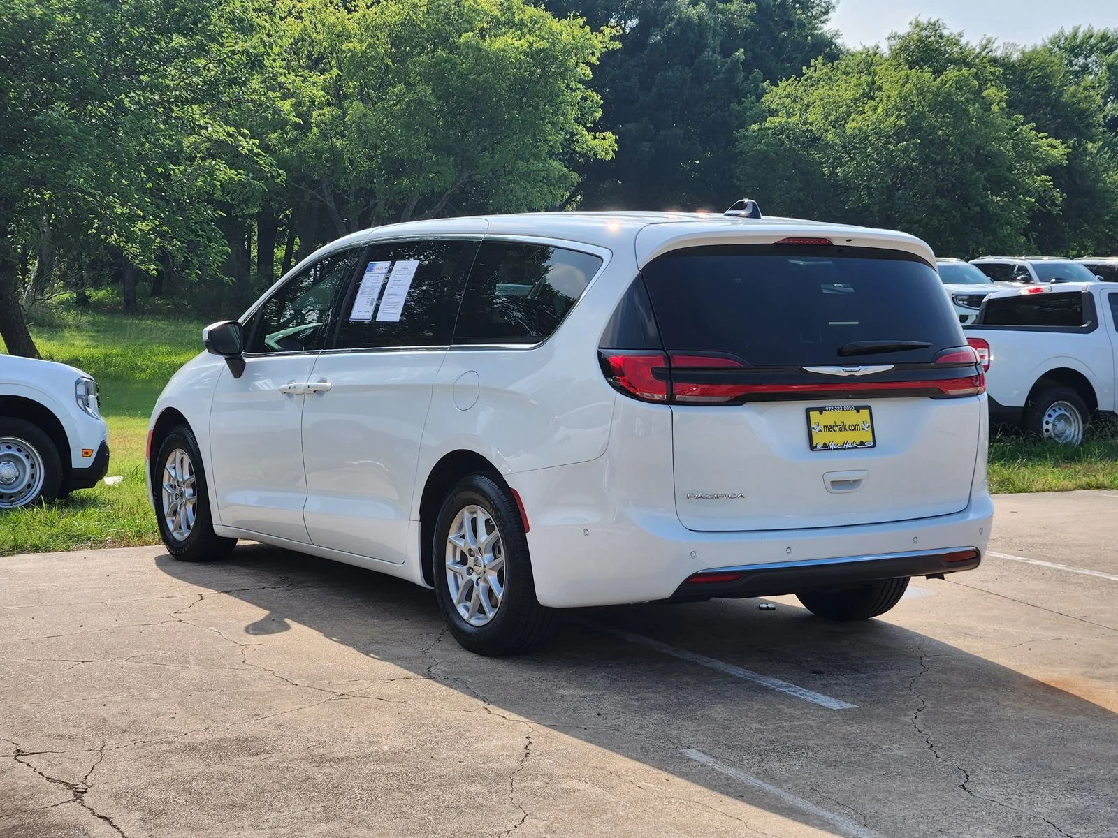 Used 2023 White Chrysler Touring L image 4