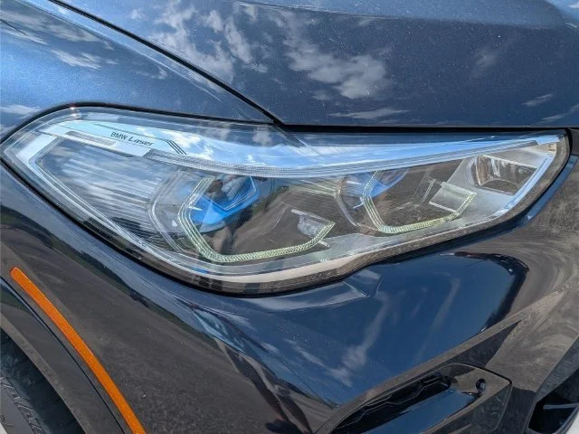 Used 2022 Black BMW xDrive40i image 5