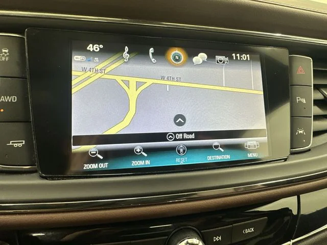 Used 2018 White Buick Avenir image 21