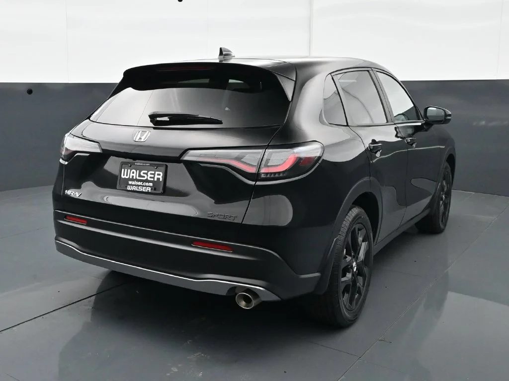 Used 2024  Honda FWD SPORT image 6