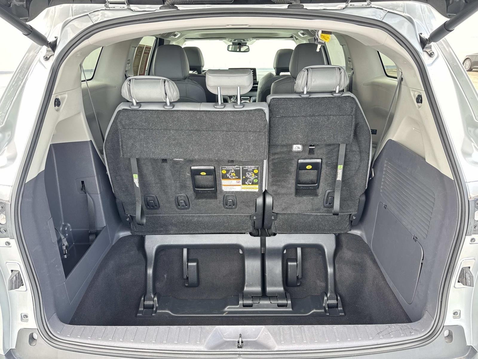 2024 Toyota Sienna XLE - Photo 8