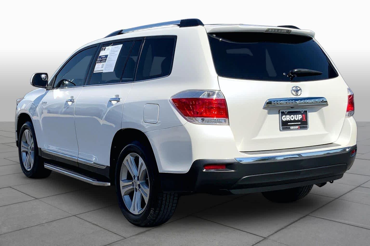 Used 2013 Blizzard Pearl Toyota Limited image 12