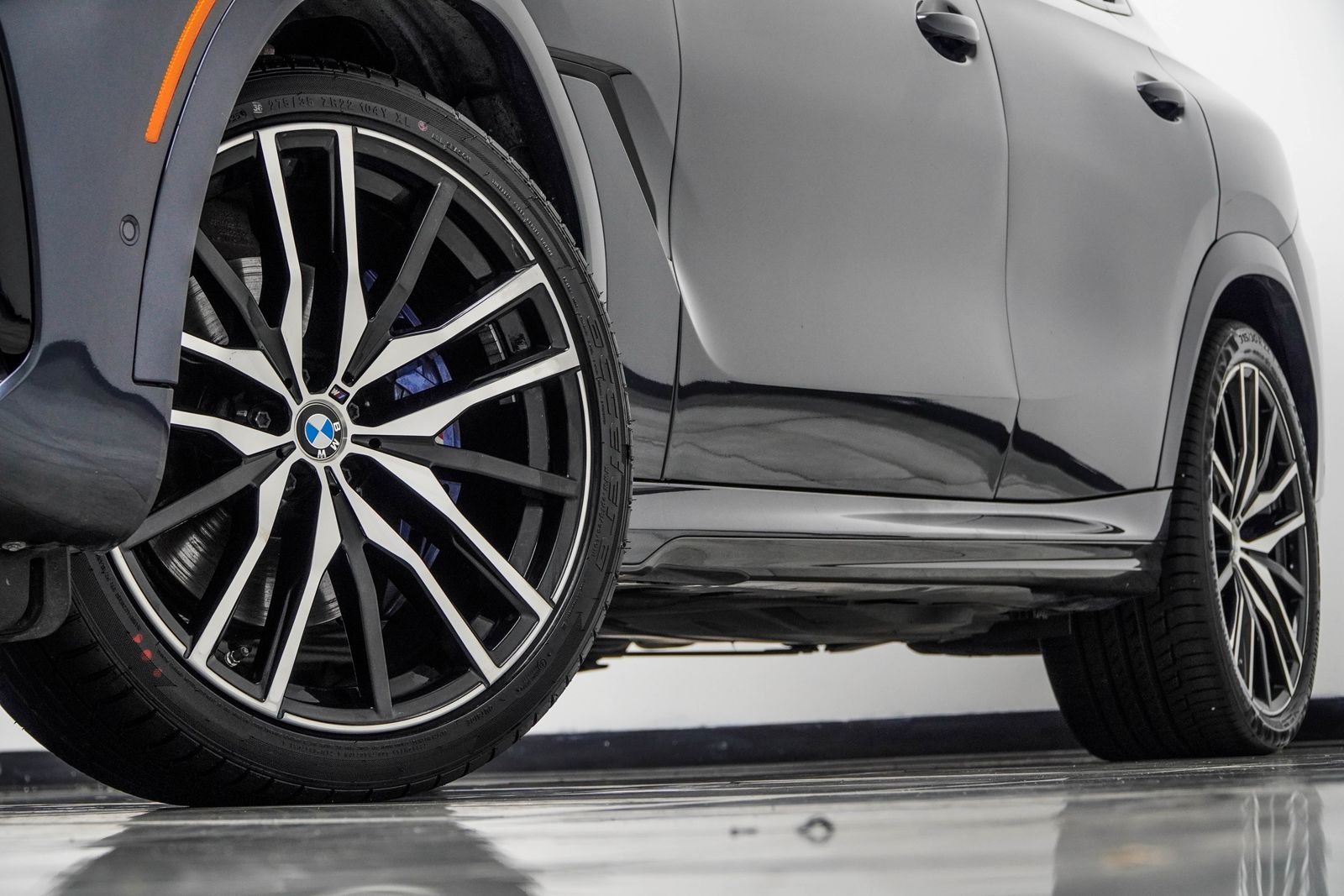 Used 2022 Gray BMW xDrive40i image 3
