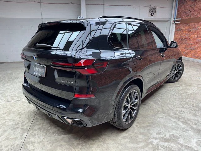 Used 2026 Black BMW xDrive40i image 5
