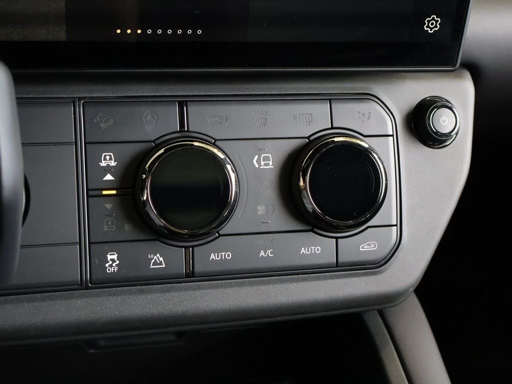 New 2026 Narvik Black Land Rover OCTA Black image 22