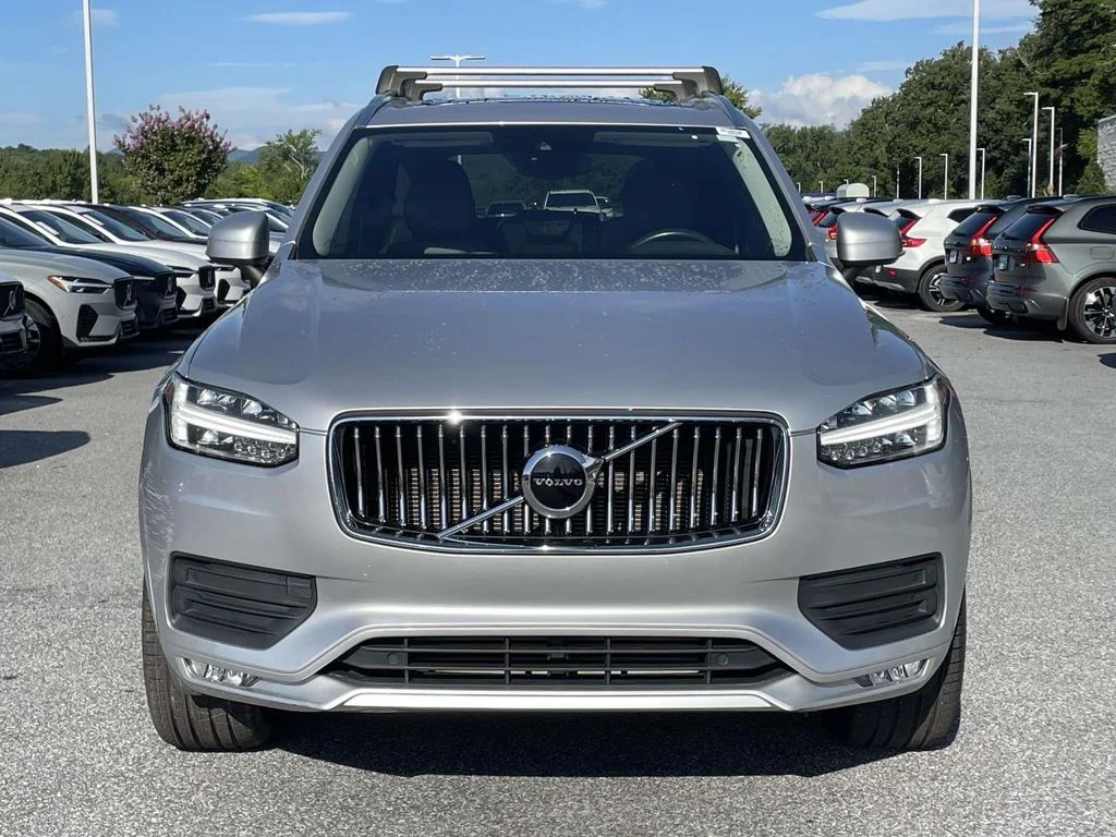 Used 2020 Bright Silver Metallic Volvo Momentum image 23