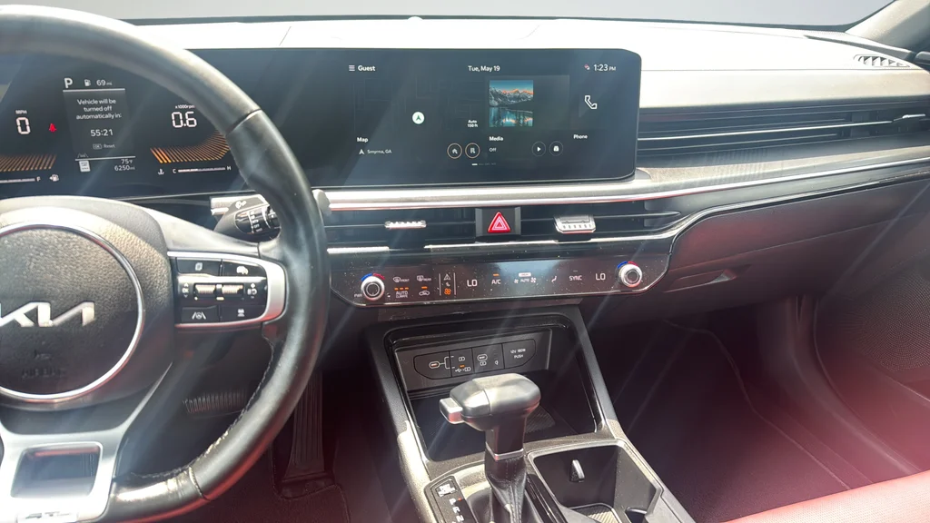2025 Kia K5 GT-Line - Photo 16