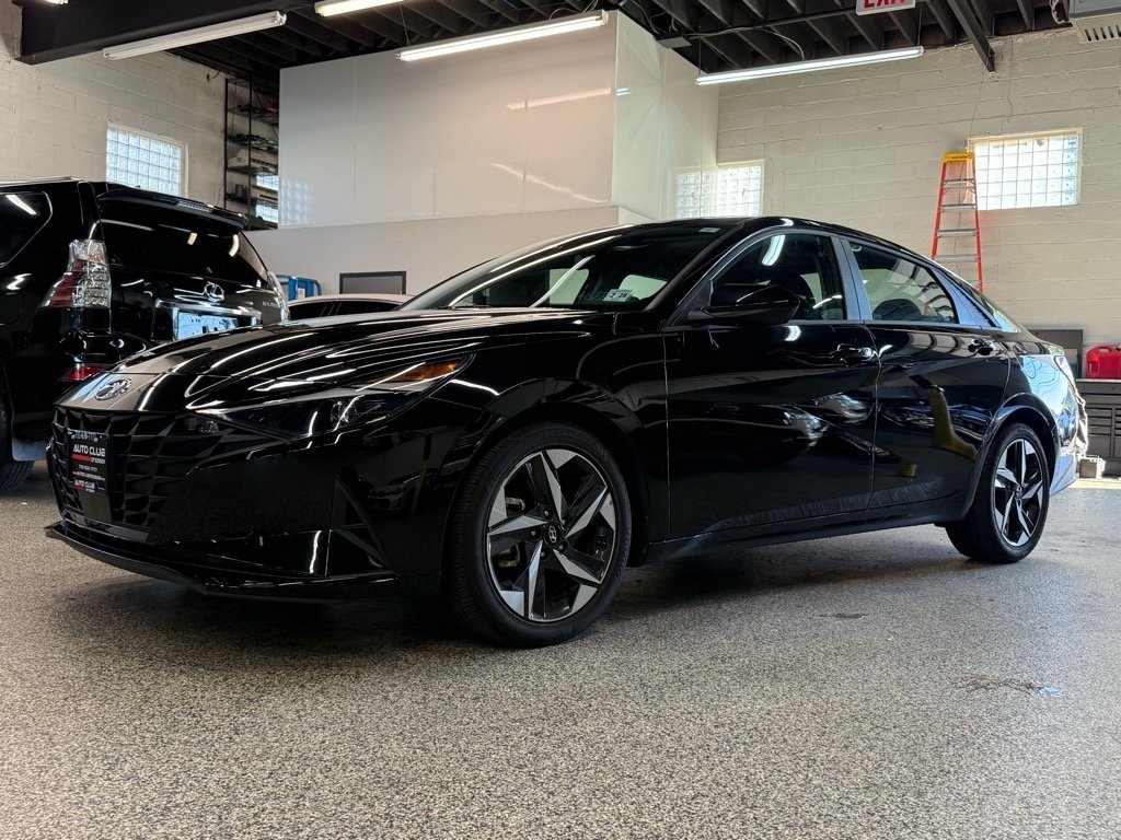 2023 Hyundai Elantra SEL Convenience photo 3