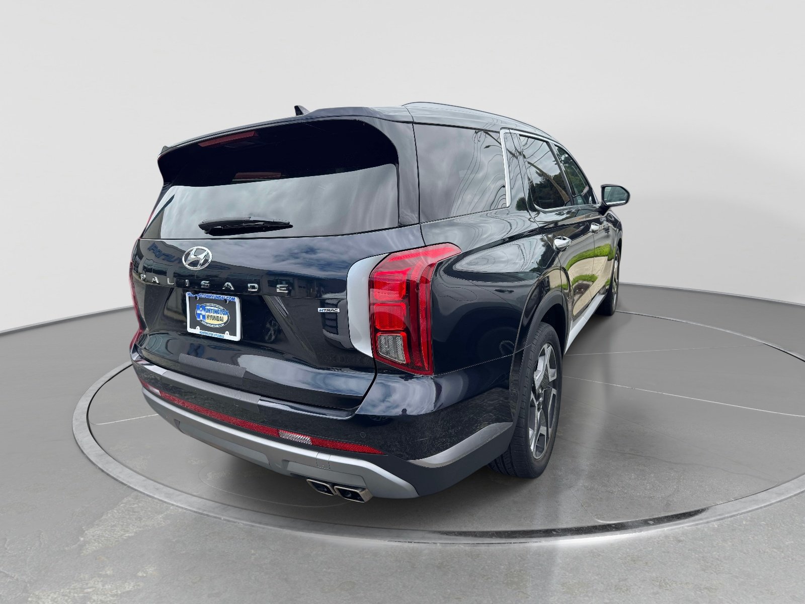 Certified Used 2024 White Hyundai SEL image 4