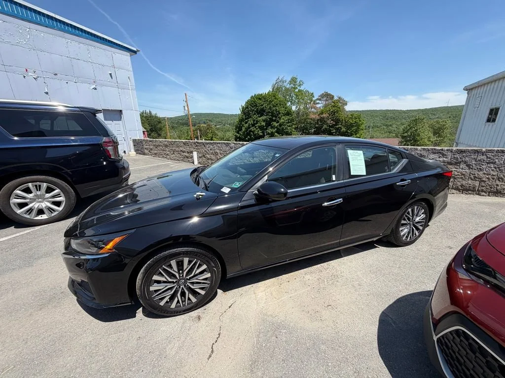 Used 2023 Nissan Altima SV with VIN 1N4BL4DV5PN355231 for sale in Forest City, PA