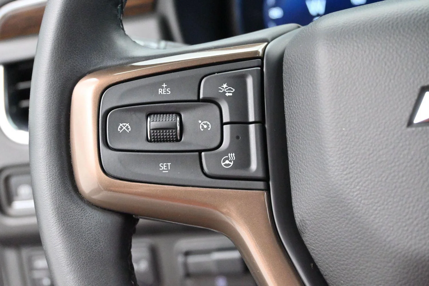 Used 2024 Summit White Chevrolet High Country image 21