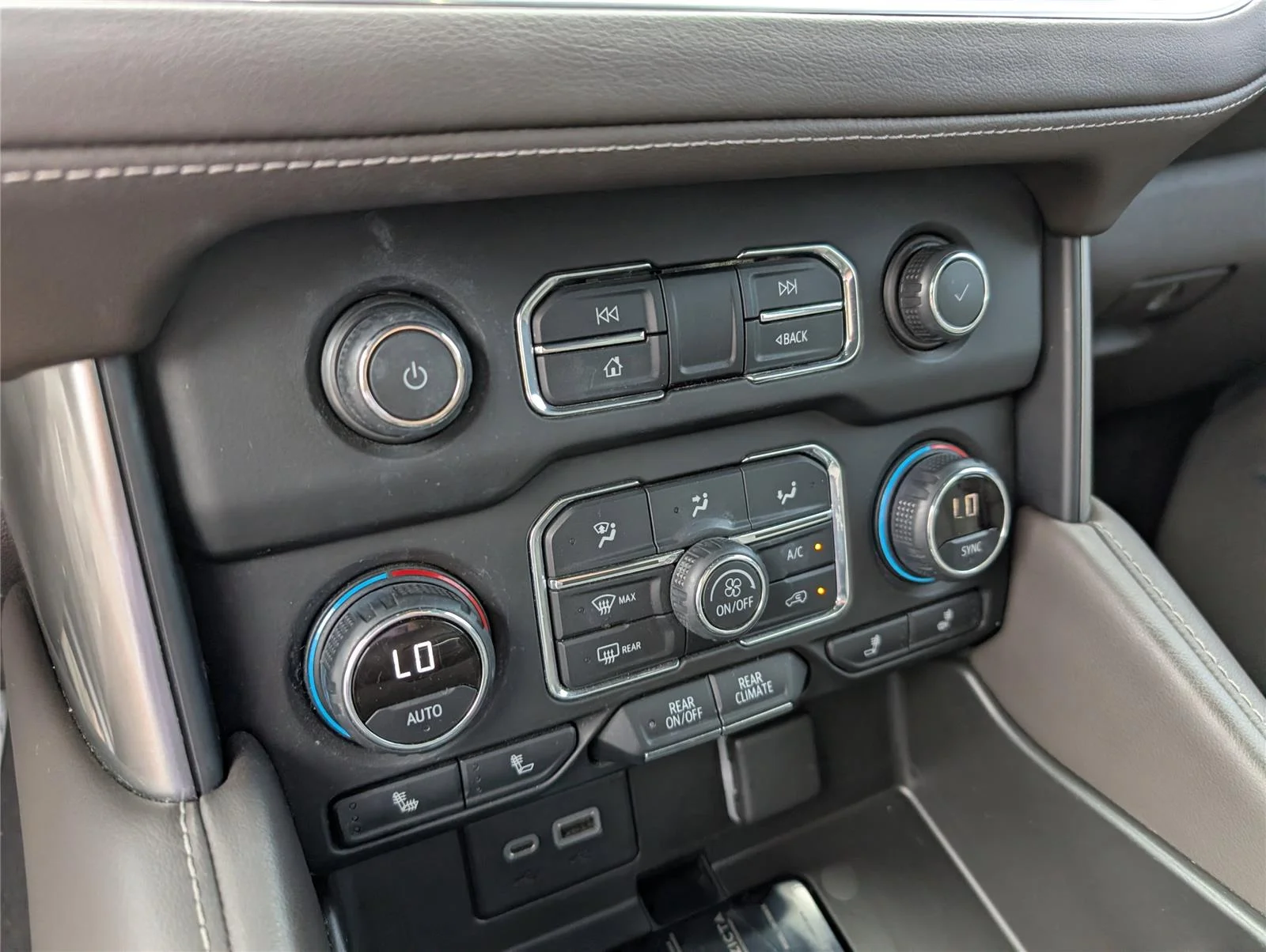 Used 2021 BLACK Chevrolet Z71 image 15