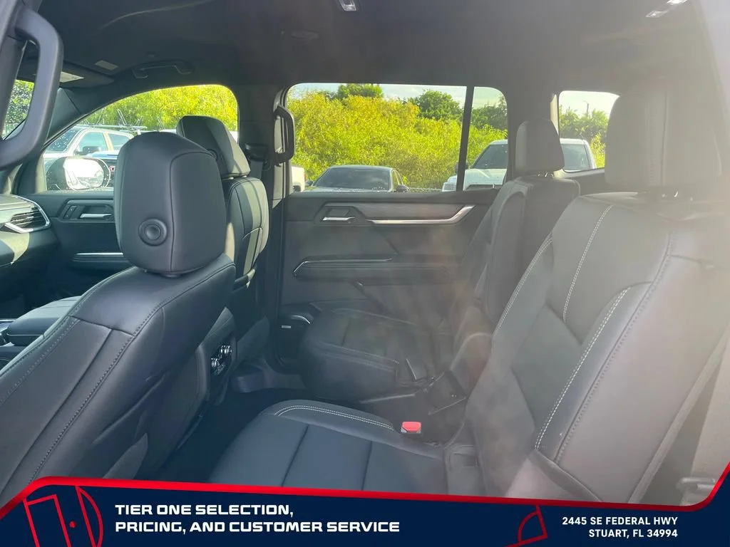 Used 2026 Ebony Twilight Metallic GMC Elevation image 13