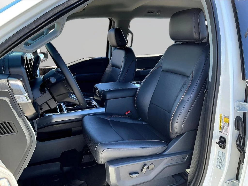 New 2027 White Ford Lariat image 31