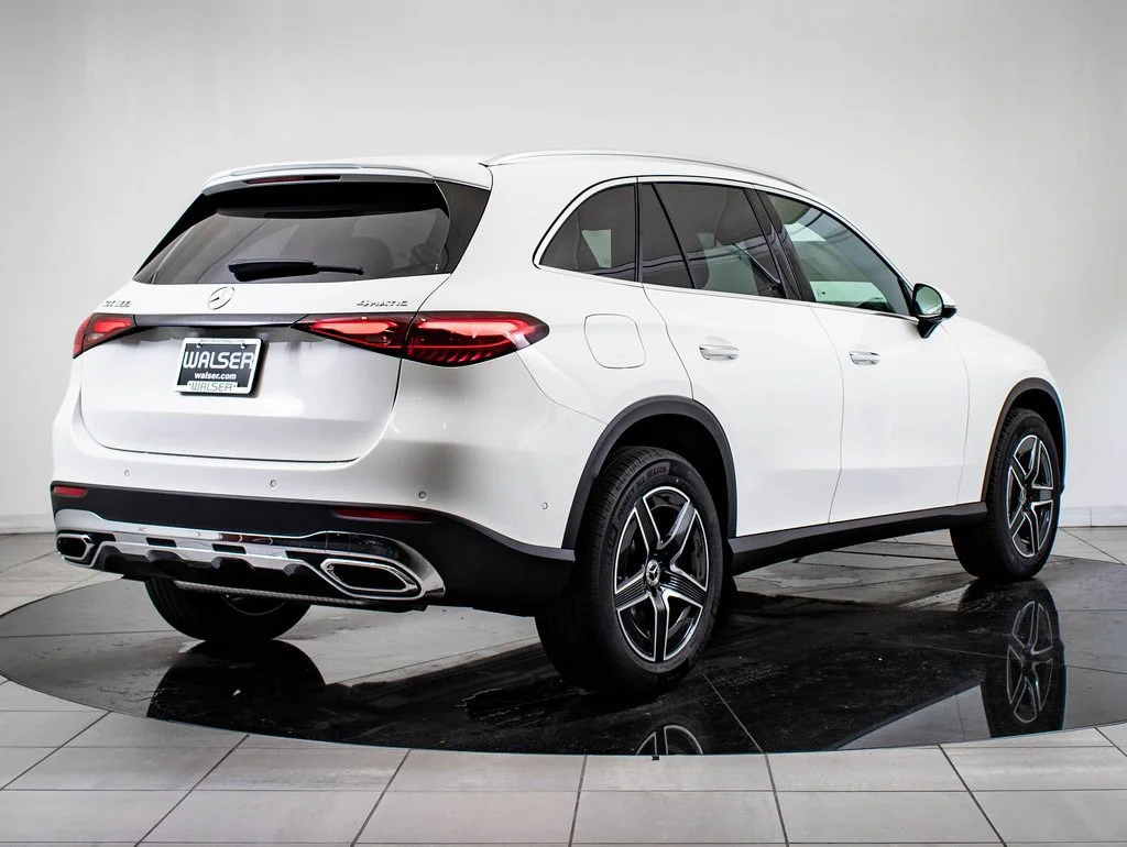 Used 2026 Polar White Mercedes-Benz GLC 300 image 7