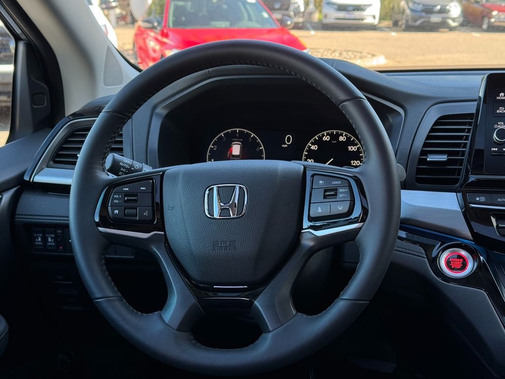 Certified Used 2026 Solar Silver Metallic Honda Touring image 19