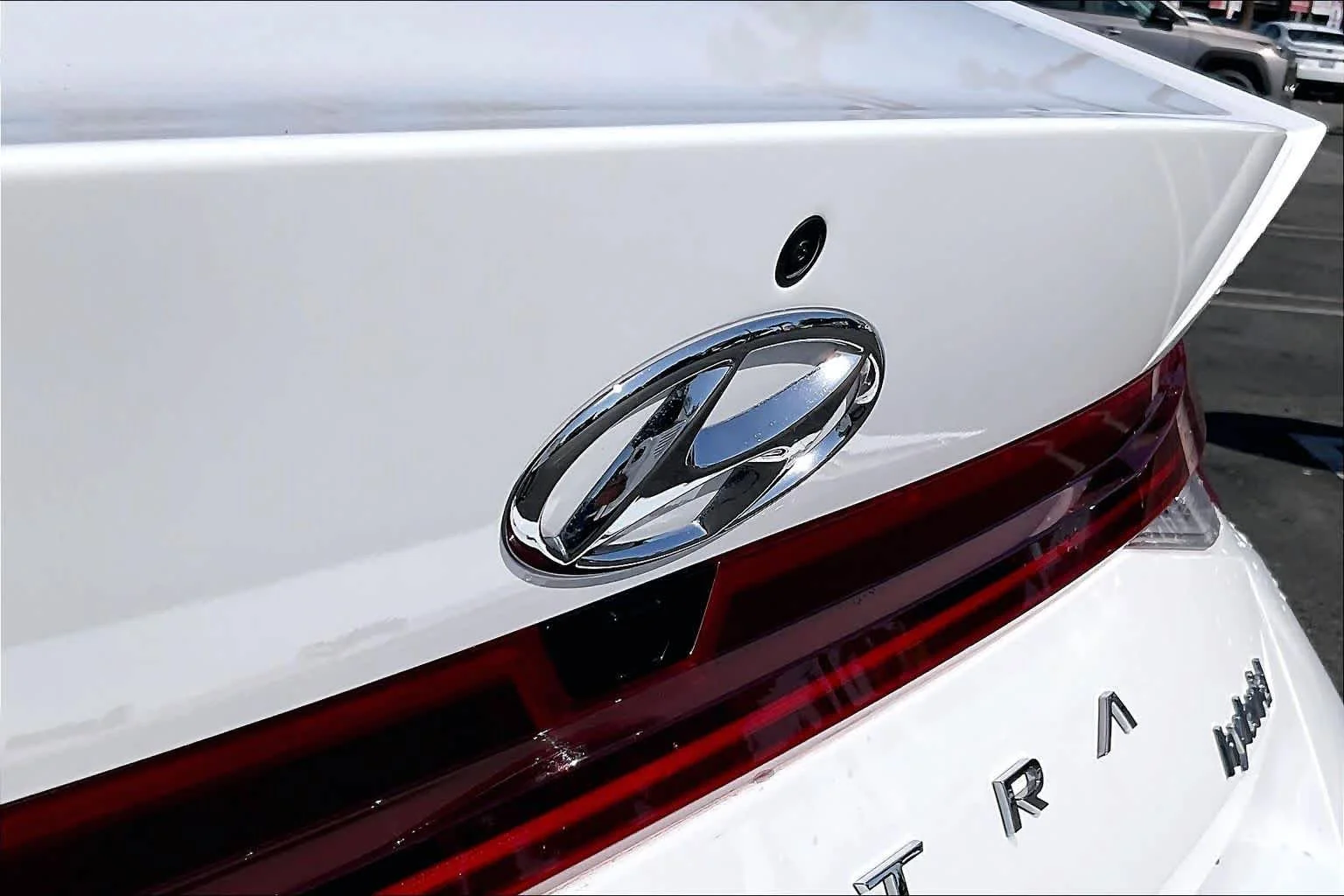 Used 2023 Lunar White Hyundai Limited image 29