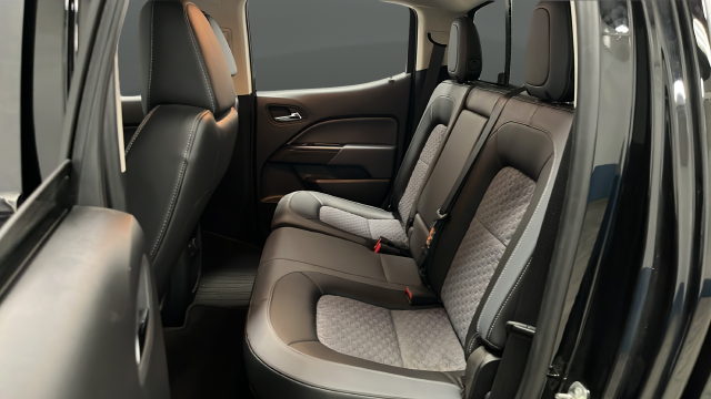 Used 2015 Black Chevrolet Z71 image 22