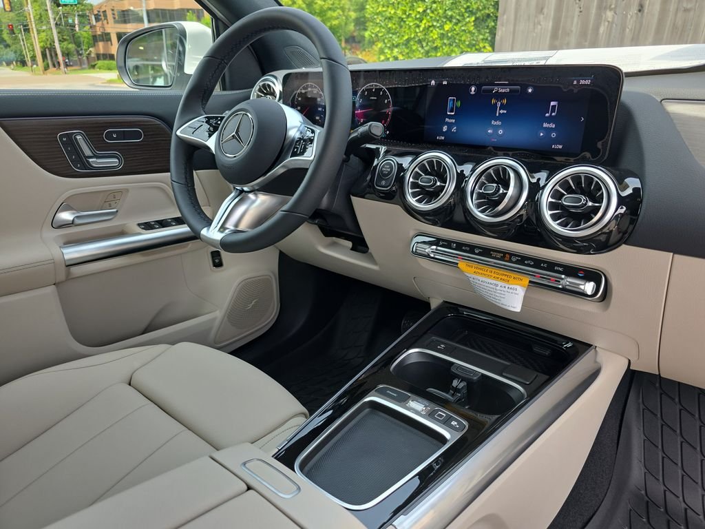 New 2026 Polar White Mercedes-Benz GLA 250 image 18