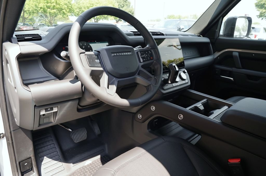New 2026 Borasco Grey Land Rover X-Dynamic SE image 14