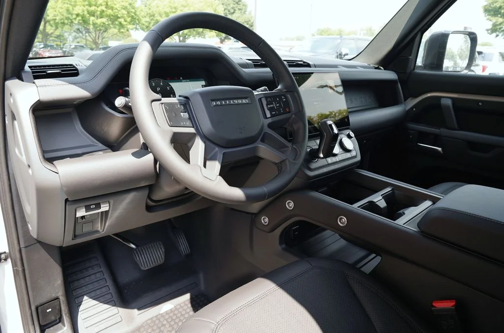 New 2026 Borasco Grey Land Rover X-Dynamic SE image 14