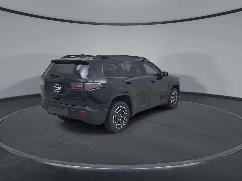 New 2026 Diamond Black Crystal Pearl-Coat Exterior Paint Jeep Laredo image 14