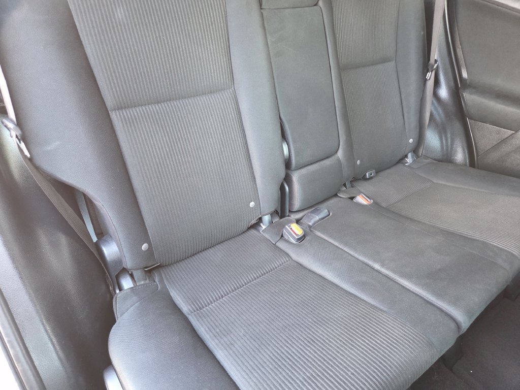 Used 2017 White Toyota LE image 19