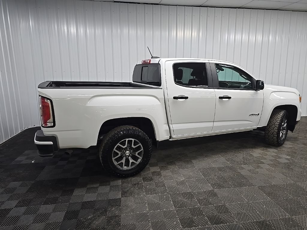 Used 2022 Summit White GMC AT4 w/Leather image 3