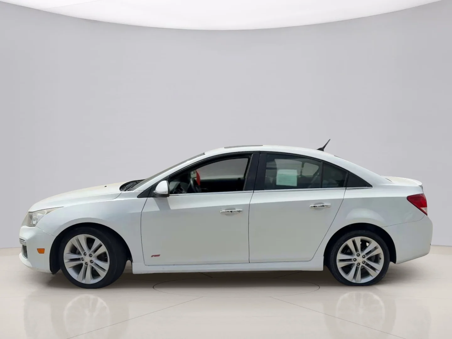 Used 2015 White Chevrolet LTZ image 2