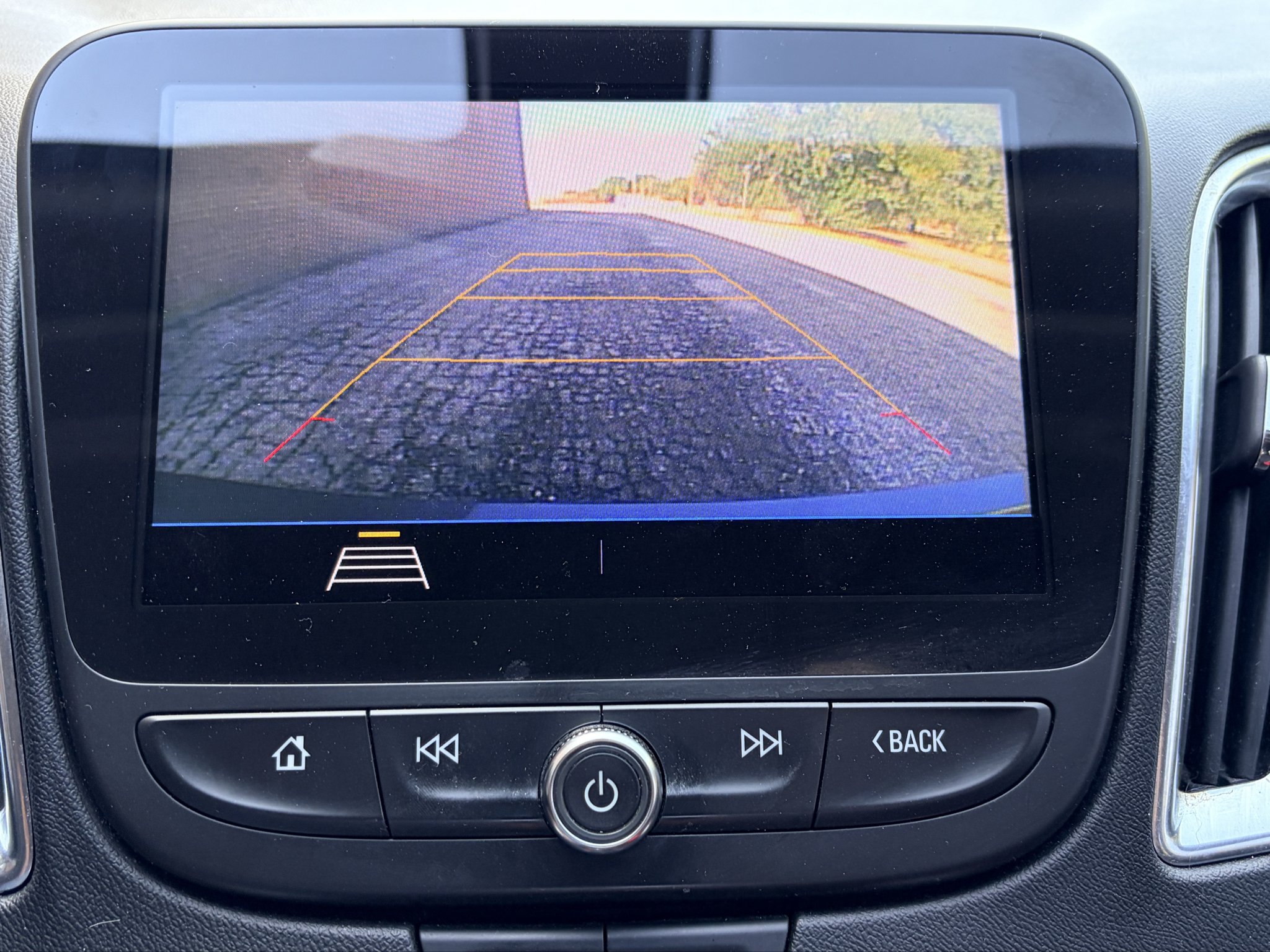 Used 2020 Shadow Gray Metallic Chevrolet LT image 15