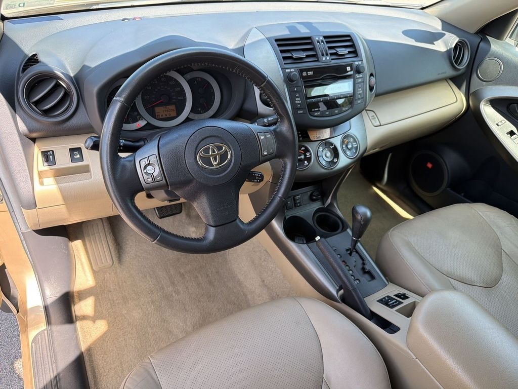 Used 2011  Toyota Limited image 11
