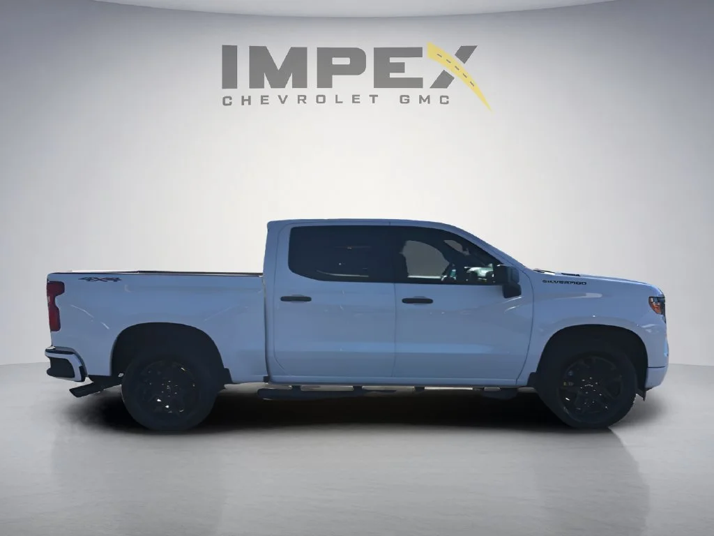 Used 2025 Summit White Chevrolet Custom image 7