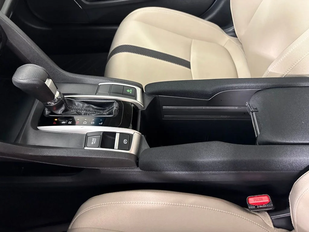 Used 2018  Honda EX image 29