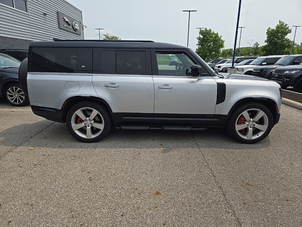 Used 2024 Hakuba Silver Metallic Land Rover X image 4