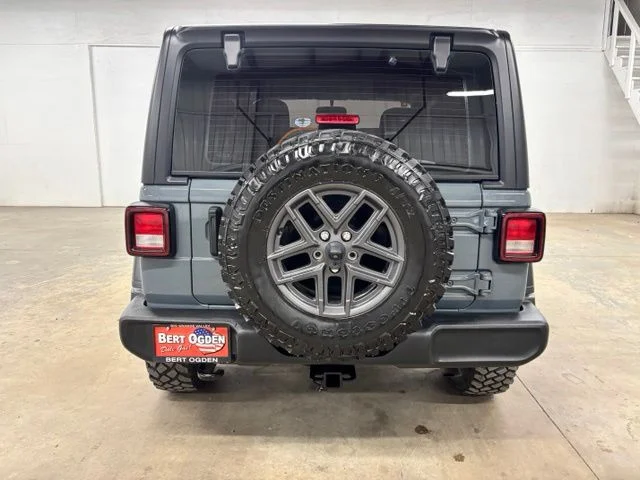 Used 2025 Gray Jeep Sport image 7