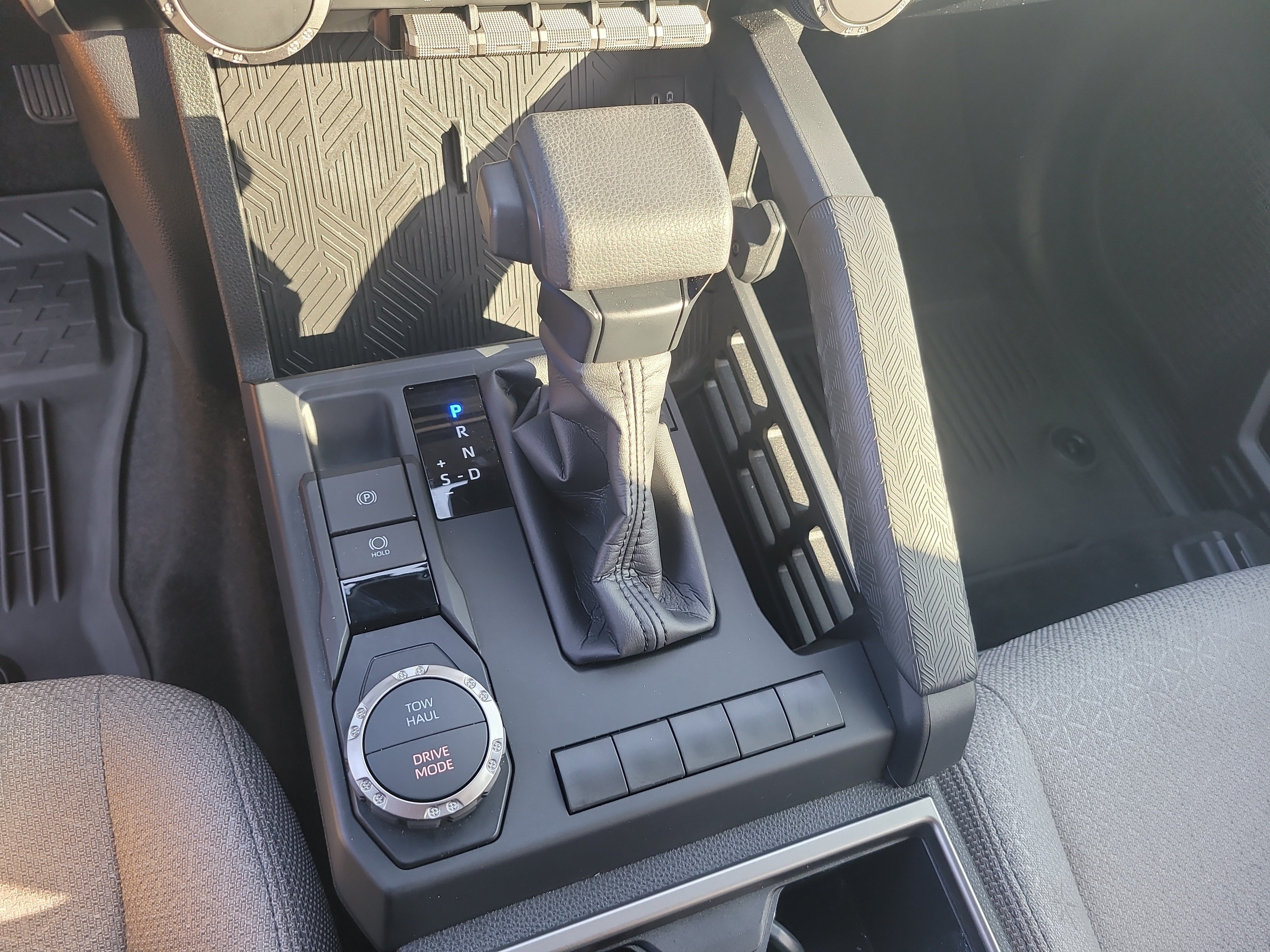 Used 2025 Underground Toyota SR5 image 25