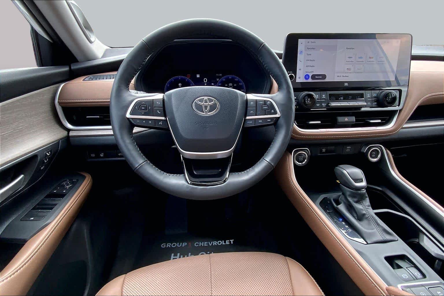 Used 2026 Wind Chill Pearl Toyota Platinum image 6