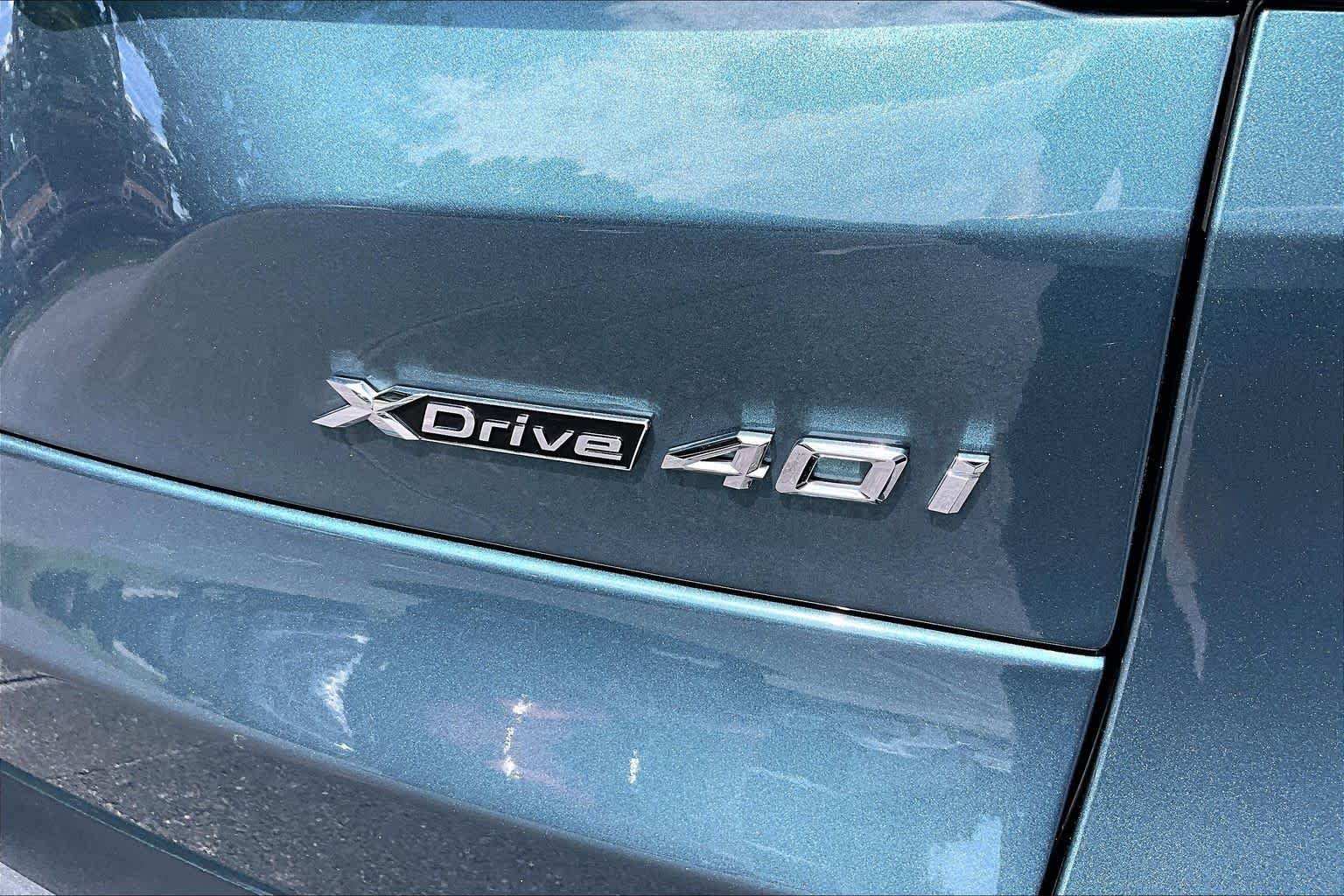 Used 2024 Blue Ridge Mountain Metallic BMW xDrive40i image 10