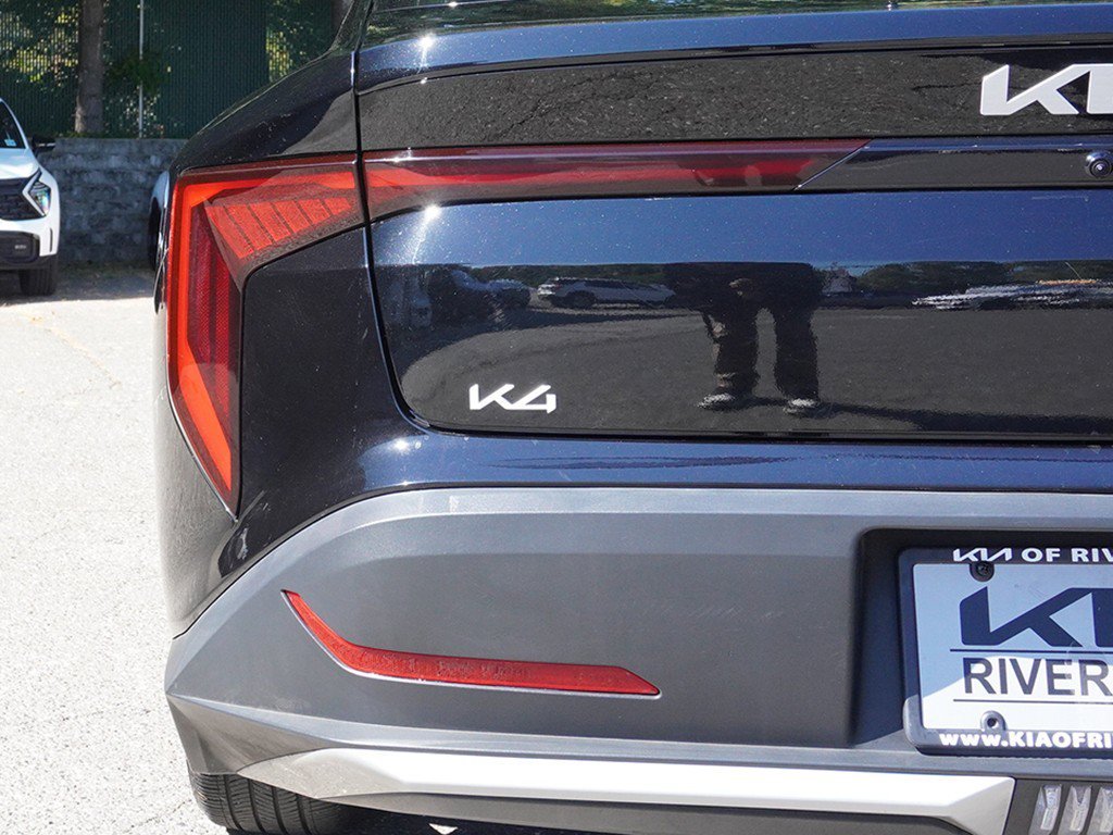 Used 2025 Black Kia LXS image 13