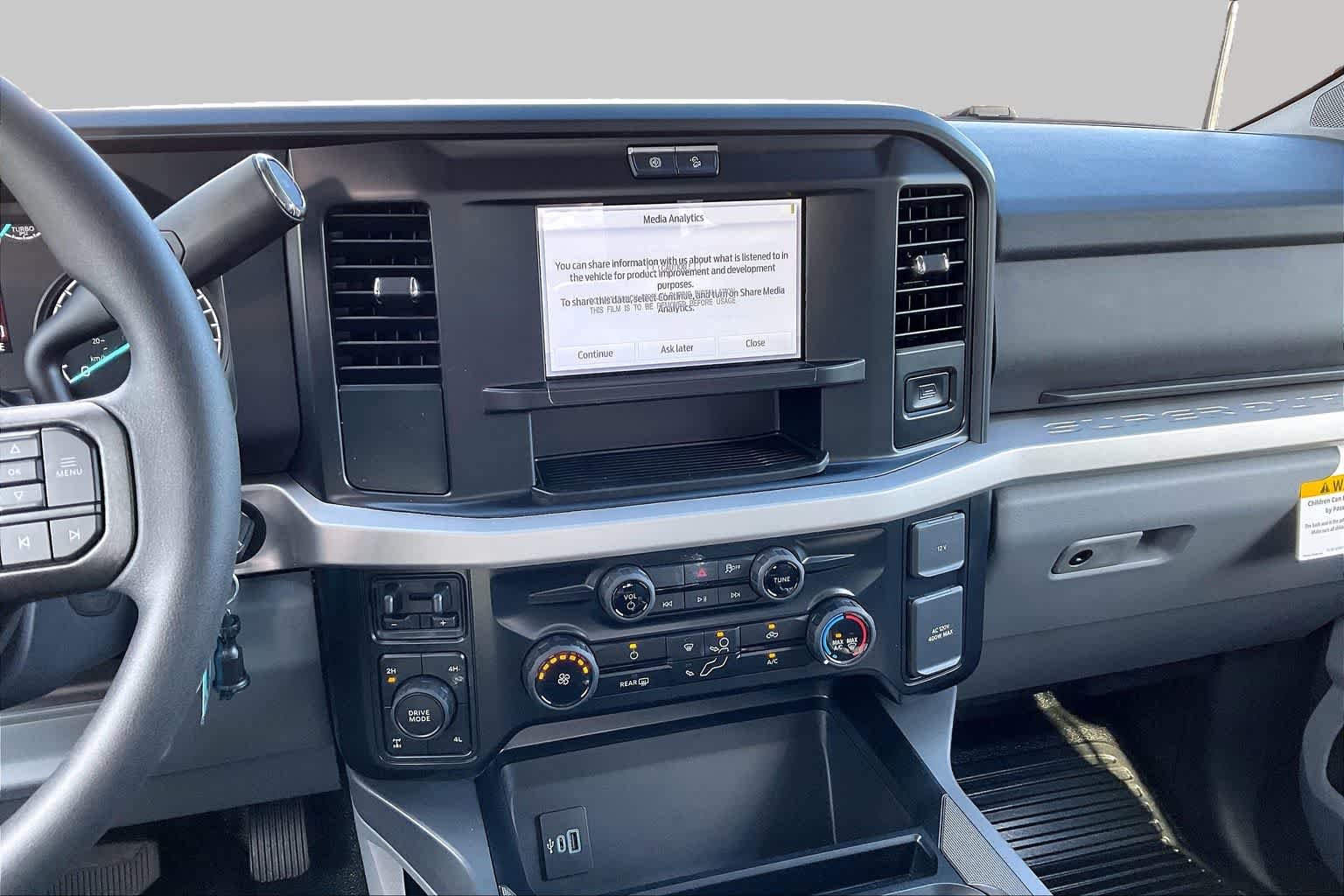 New 2026 Z1/OXFORD WHITE Ford XLT image 6