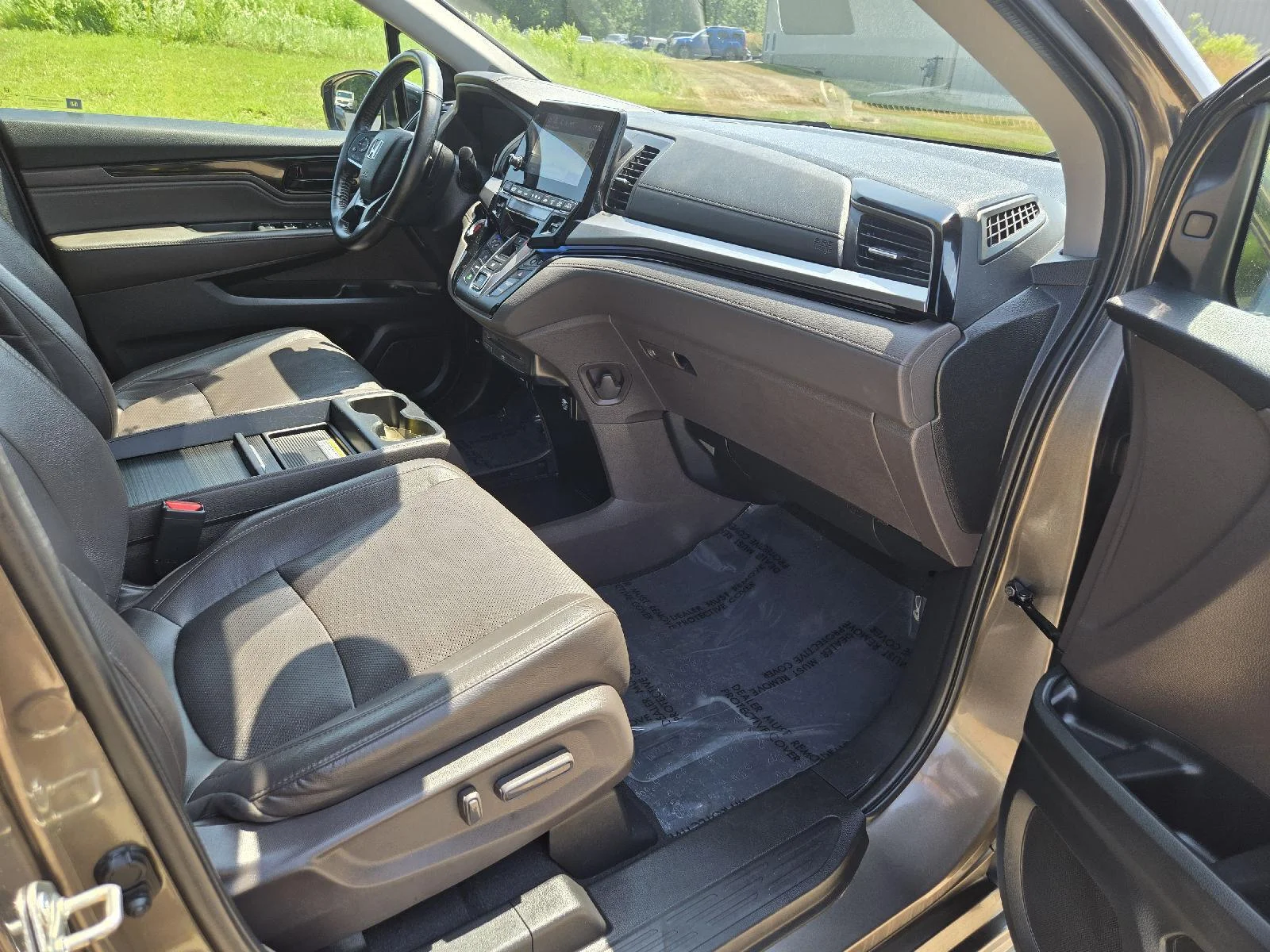 Used 2020 Pacific Pewter Metallic Honda Elite image 23