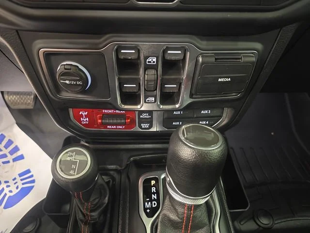 Used 2021 Bright White Clearcoat Jeep Unlimited Rubicon image 24
