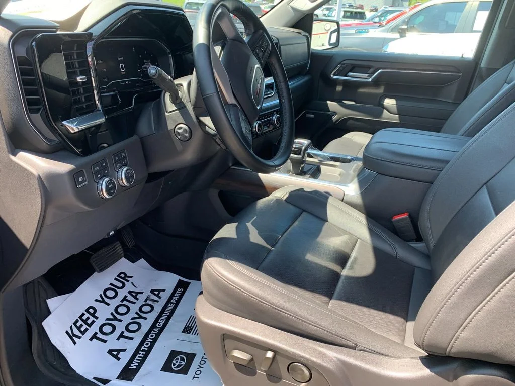 Used 2024 Silver GMC SLT image 7