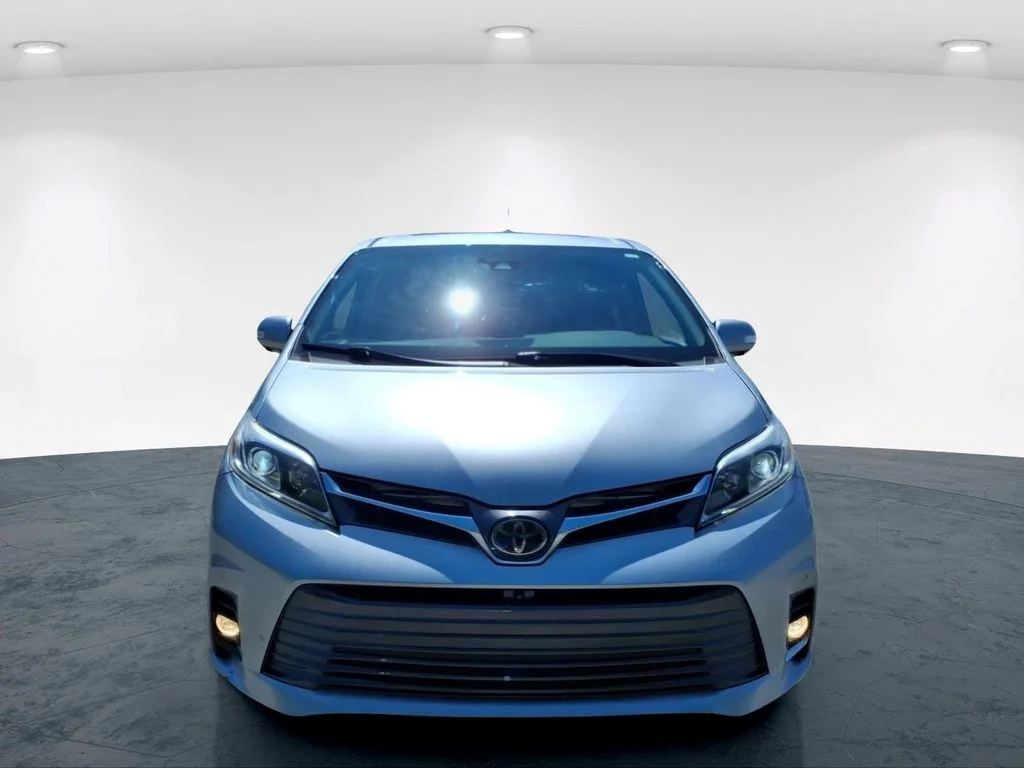 Used 2020 Silver Toyota Limited Premium image 3