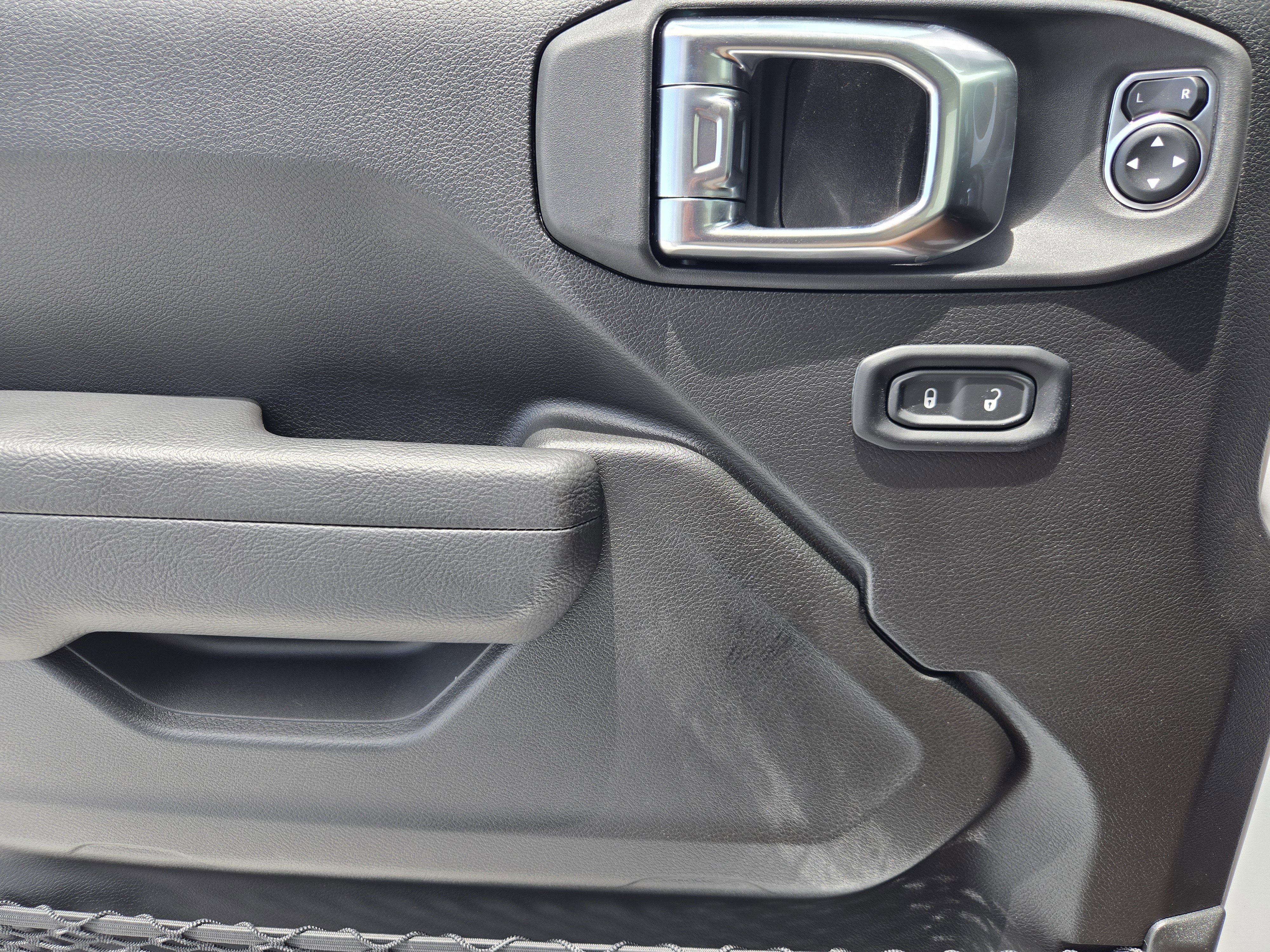 2025 Jeep Wrangler 4-Door Sport S - Photo 17