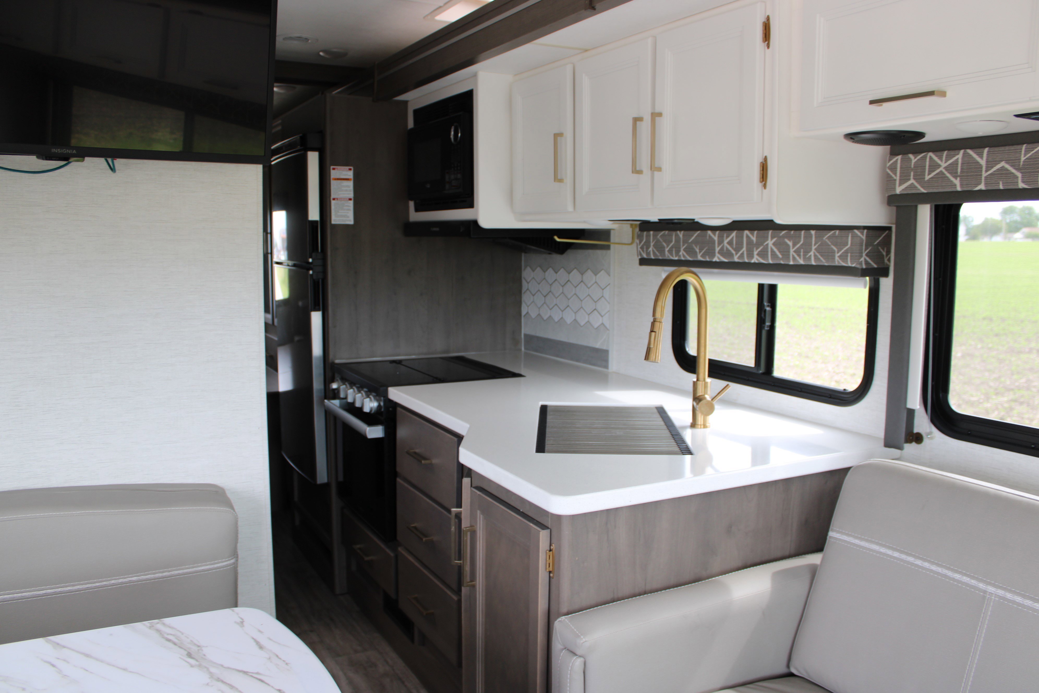 Used 2023 White Ford  image 14