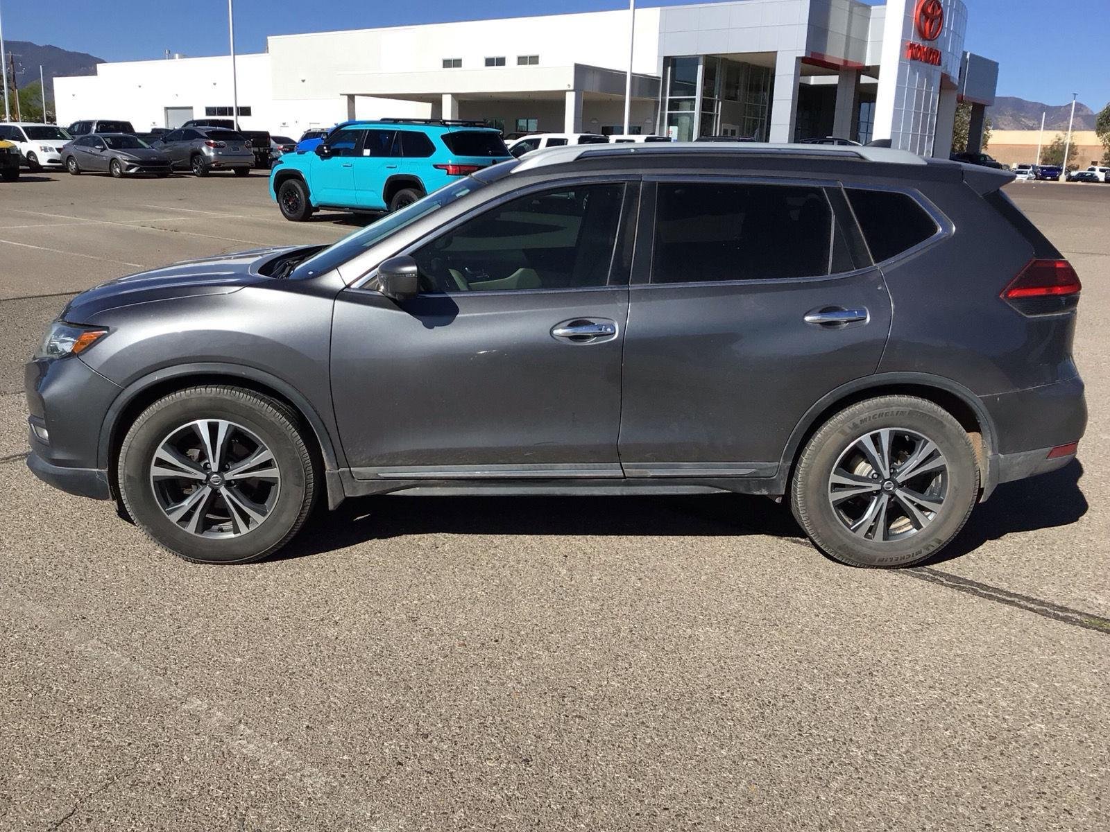 Used 2017 Nissan Rogue SL with VIN 5N1AT2MT1HC824221 for sale in Sierra Vista, AZ