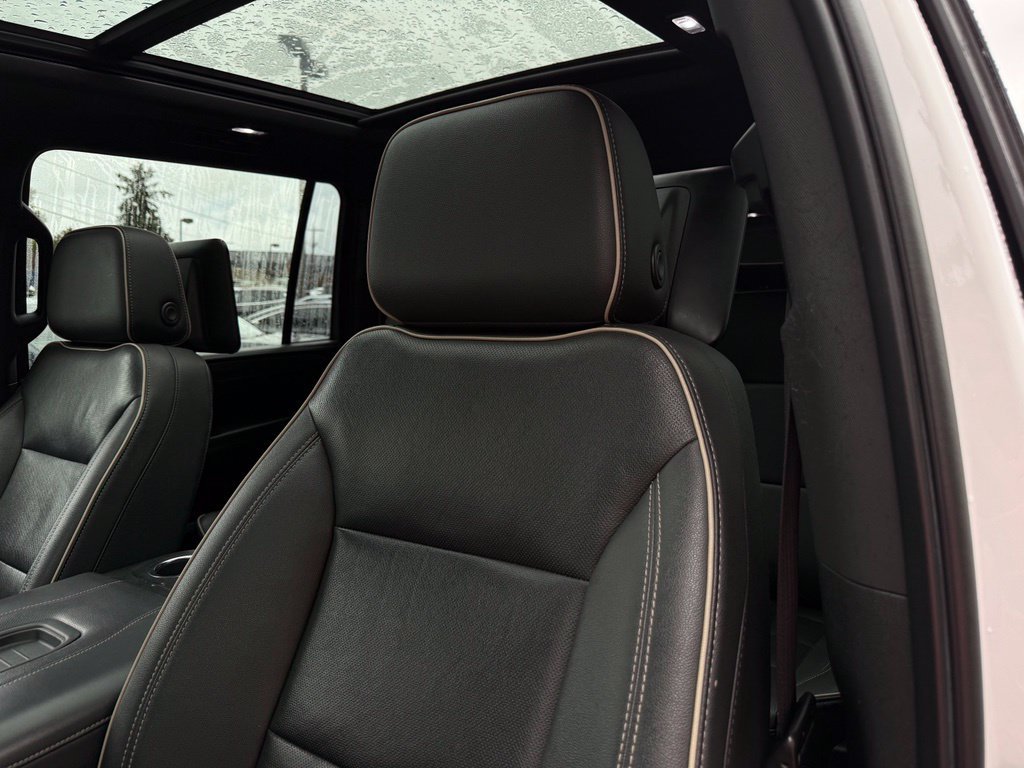 Used 2022  GMC SLT image 32