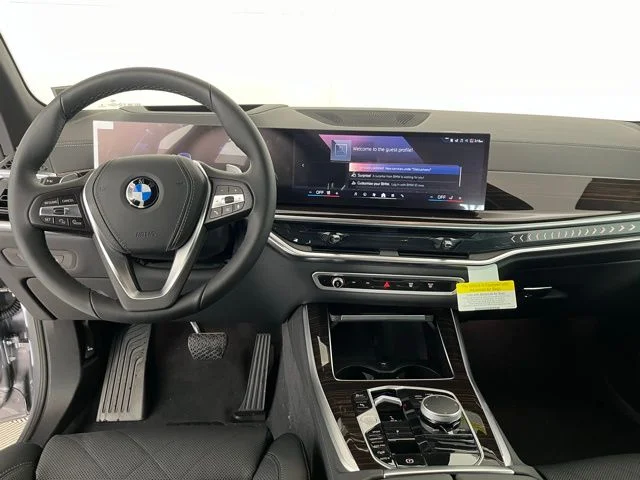 Used 2026 Skyscraper Grey Metallic BMW xDrive40i image 12