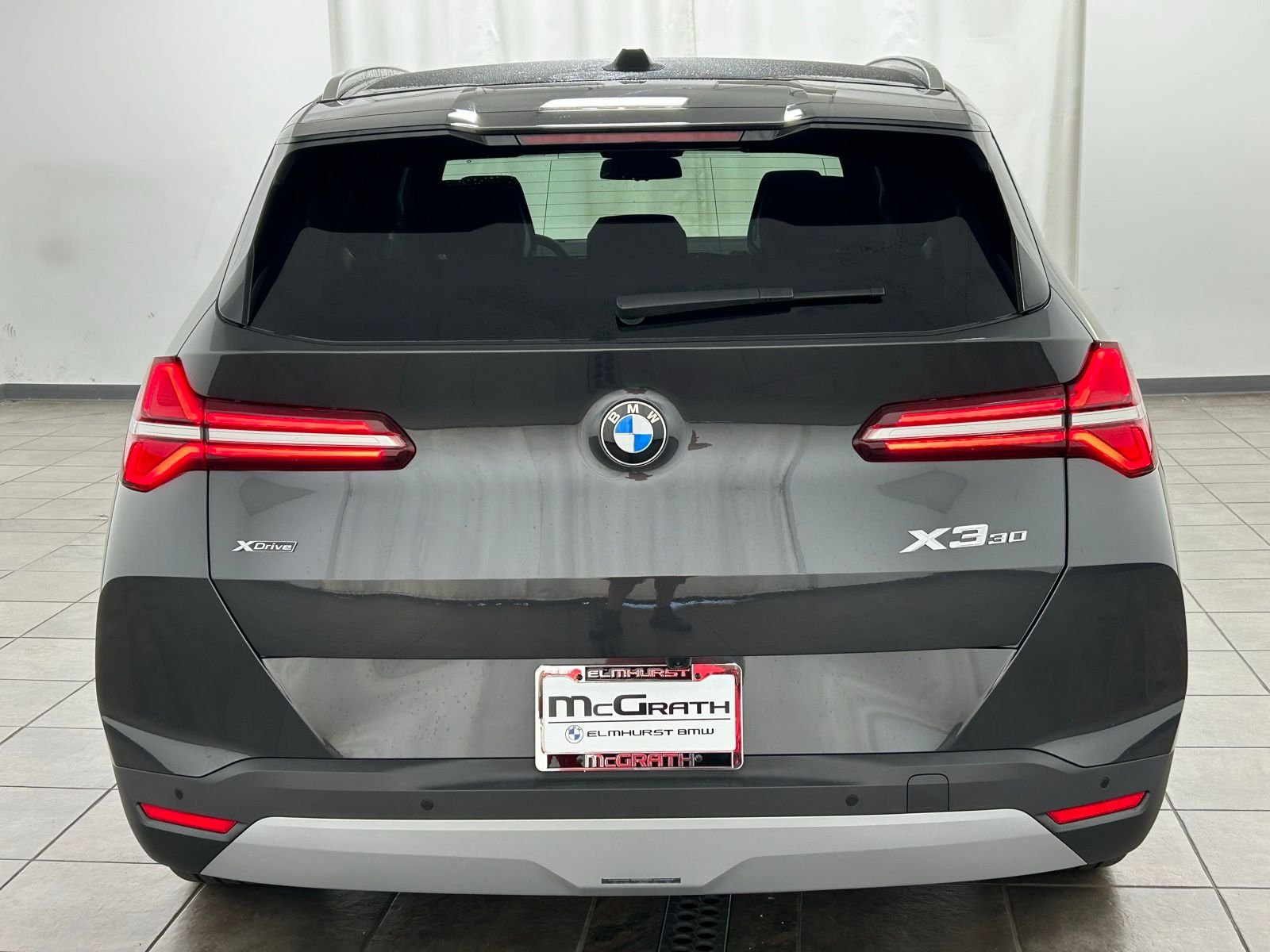 New 2026 Dark Graphite Metallic BMW 30 xDrive image 4